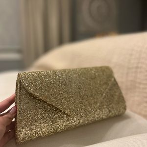 Non brand formal clutch